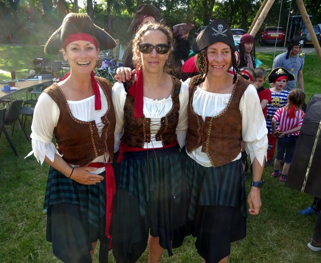3
                  pirates