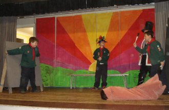 knife
thrower